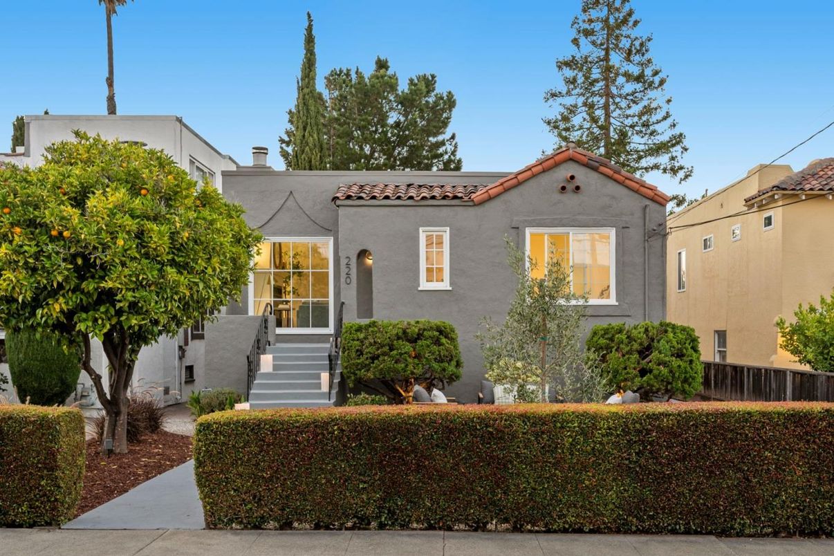 Exterior, Facade, Spanish Mediterranean