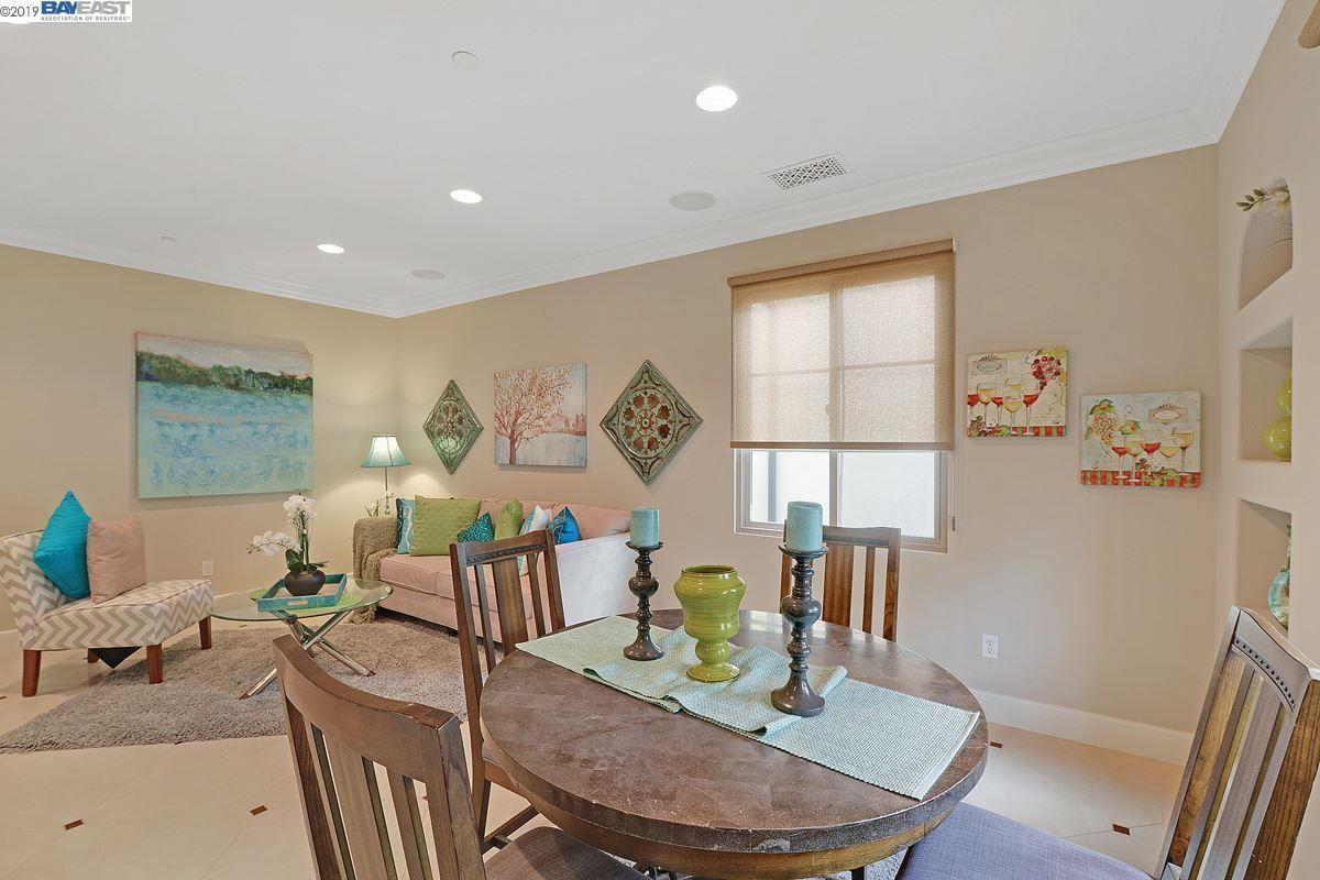Dining room, Interior, Living room, Recessed Lighting