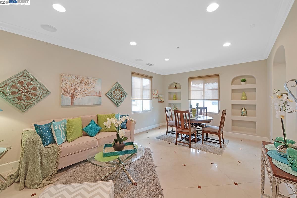 Dining room, Interior, Living room, Recessed Lighting