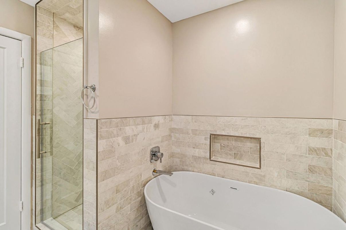 Bathroom, Free Standing Baths, Glass Shower, Interior
