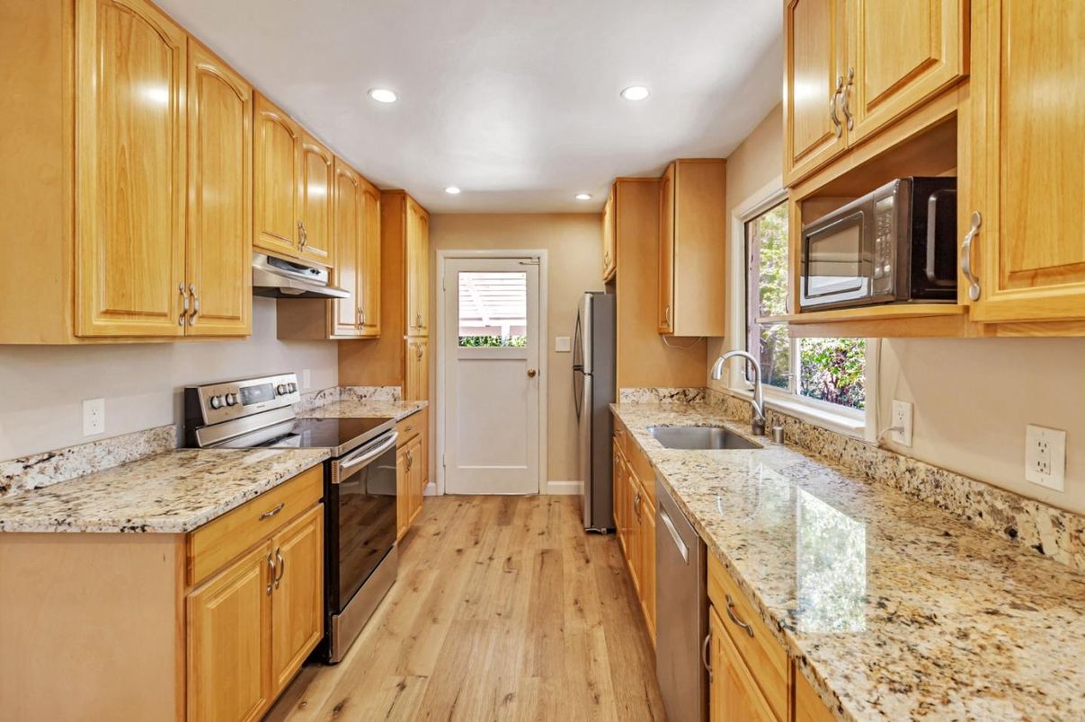 Interior, Kitchen, Recessed Lighting, Wood Texture Flooring