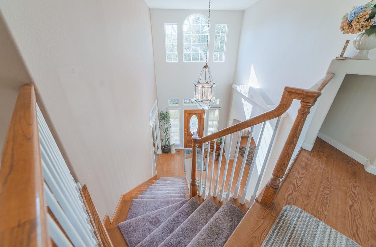 Chandelier, Interior, Wood Texture Flooring