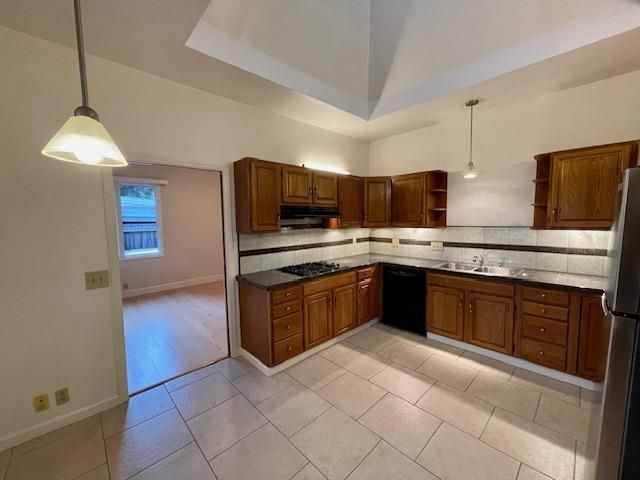 Interior, Kitchen, Pendant Lights, Stainless Steel Appliances