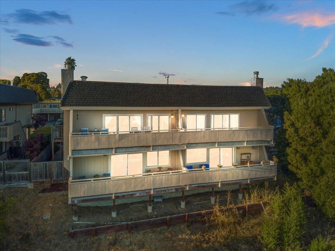 Exterior, Facade, None