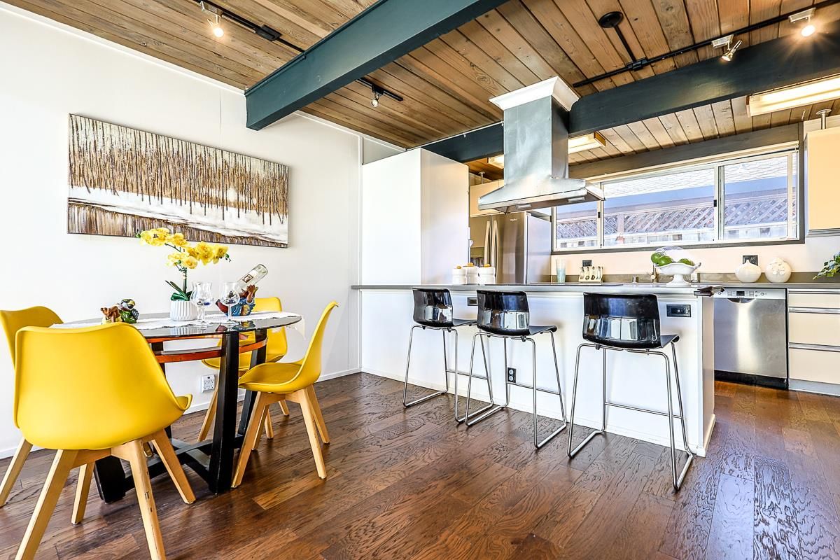 Dining room, Interior, Kitchen, Stainless Steel Appliances, Wooden Ceilings, Wood Texture Flooring