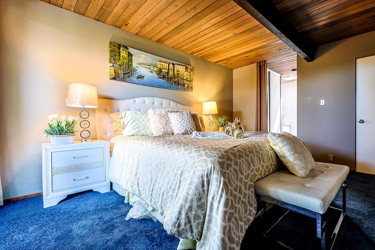 Bedroom, Interior, Wooden Ceilings