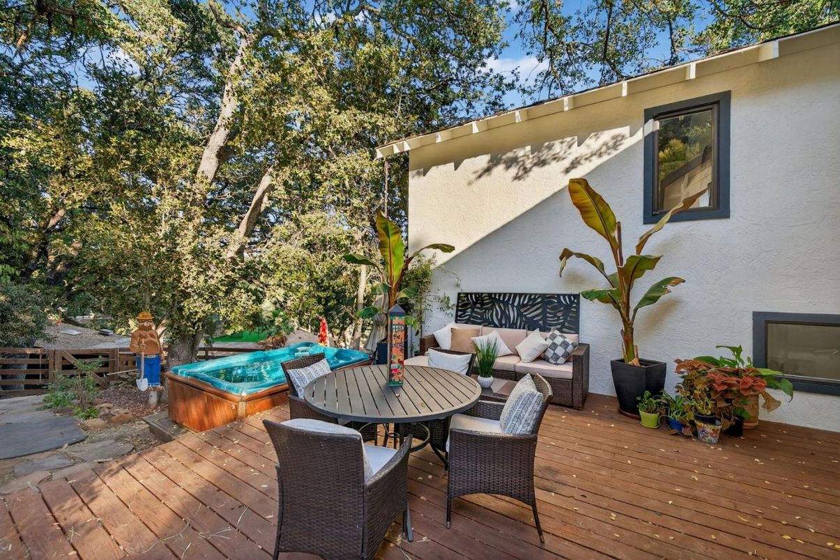 Exterior, Hot Tub