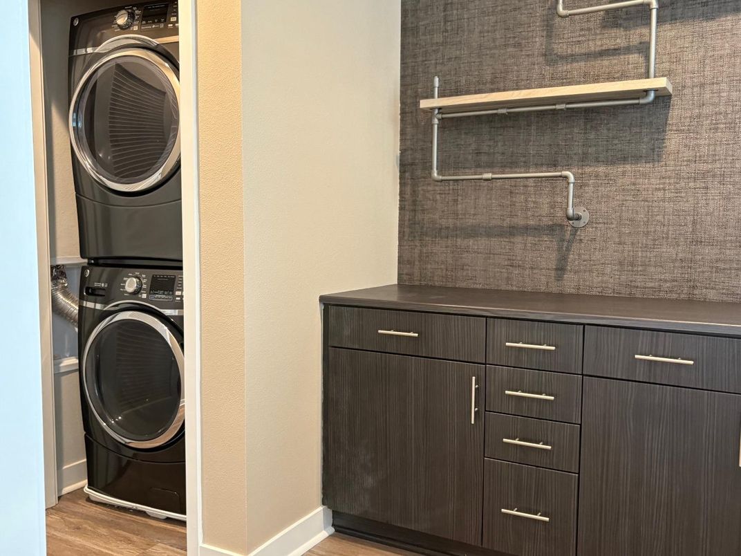 Interior, Utility Closets, Washer, Wood Texture Flooring