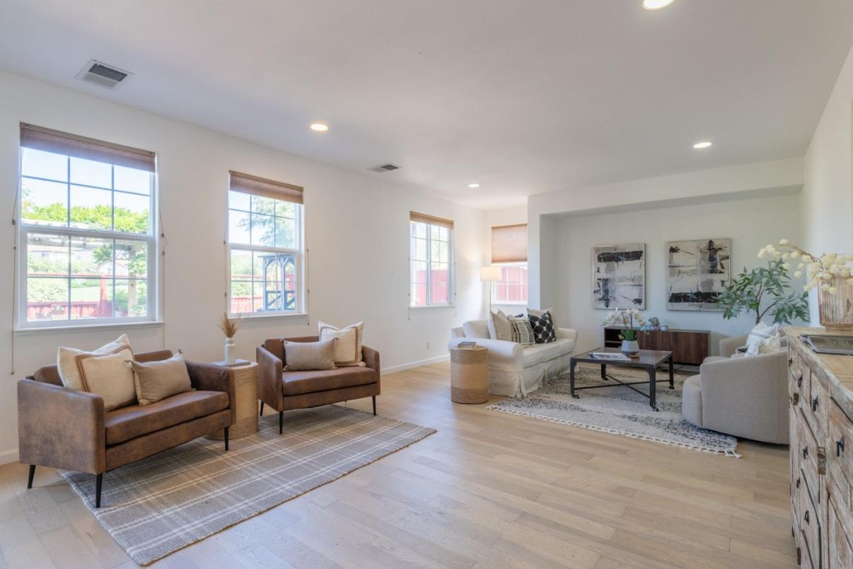 Interior, Living room, Recessed Lighting, Wood Texture Flooring