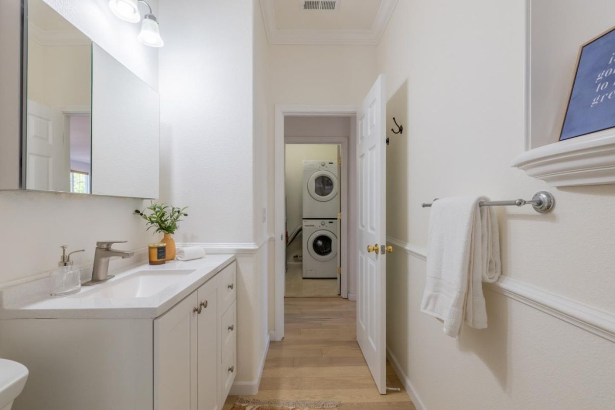 Bathroom, Interior, Utility Closets, Washer, Wood Texture Flooring