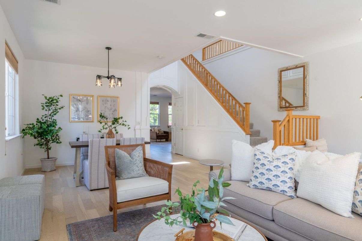 Dining room, Interior, Living room, Pendant Lights, Recessed Lighting, Wood Texture Flooring