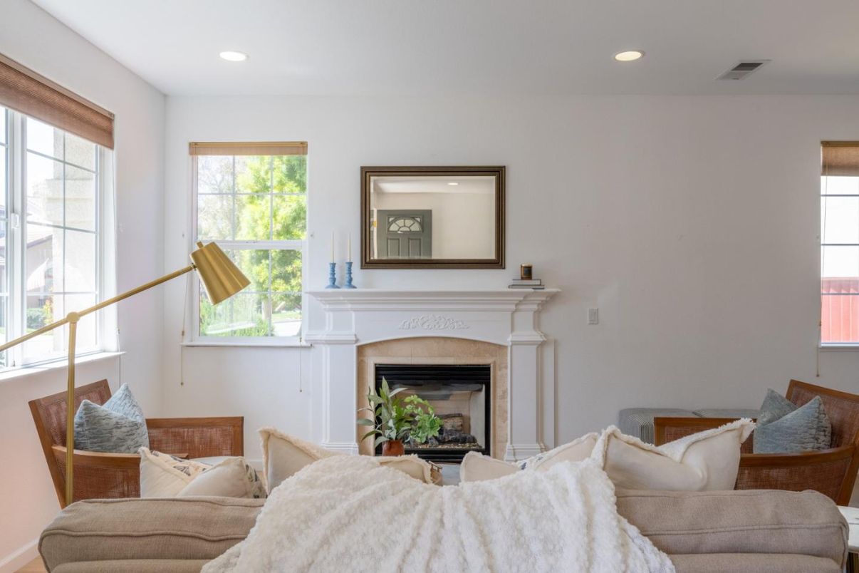 Fireplace, Interior, Living room, Recessed Lighting