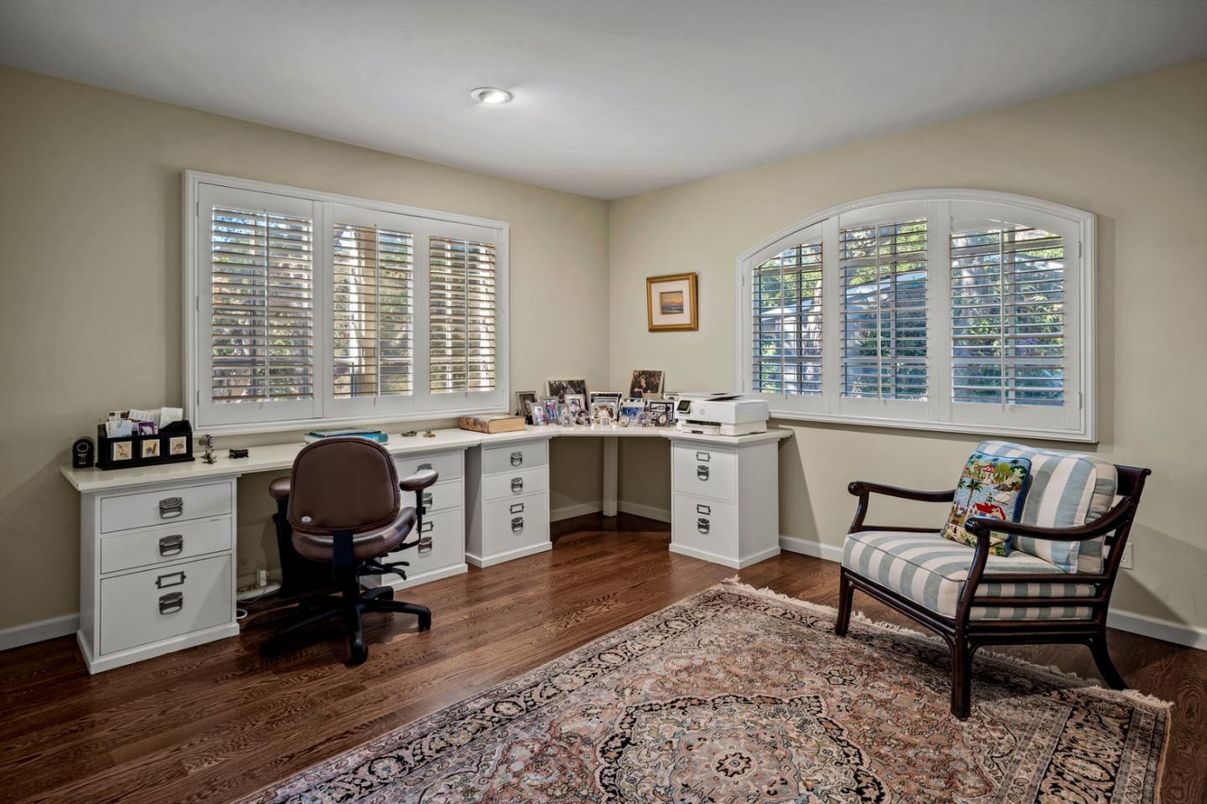 Home Office, Interior, Recessed Lighting, Wood Texture Flooring