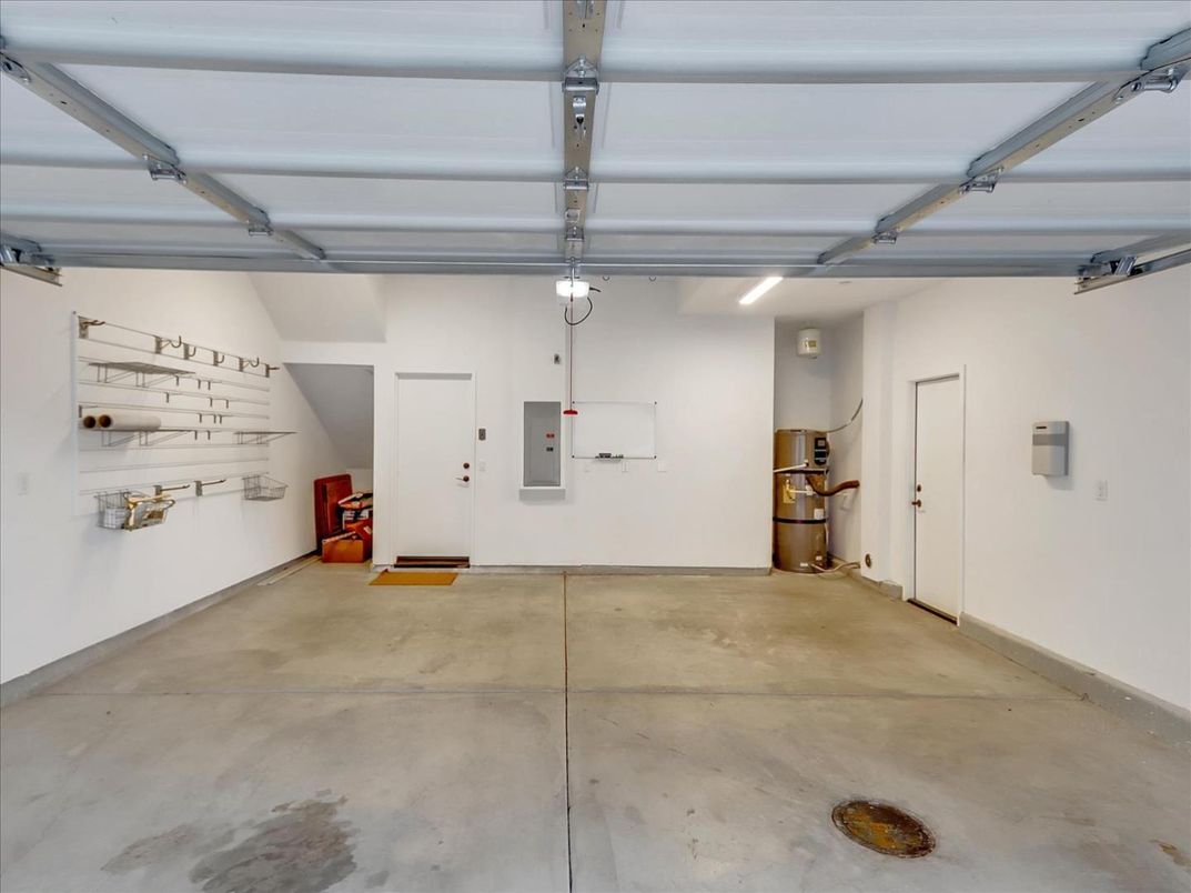 Garage, Interior