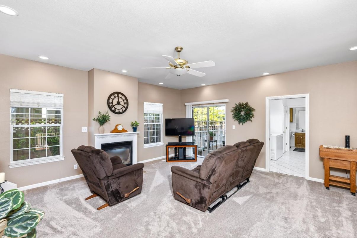 Fireplace, Interior, Living room, Recessed Lighting