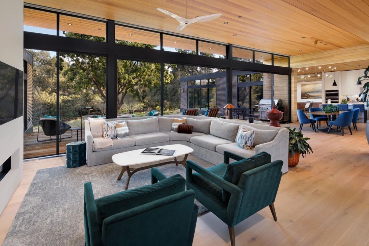 Dining room, Interior, Living room, Pendant Lights, Recessed Lighting, Wooden Ceilings, Wood Texture Flooring