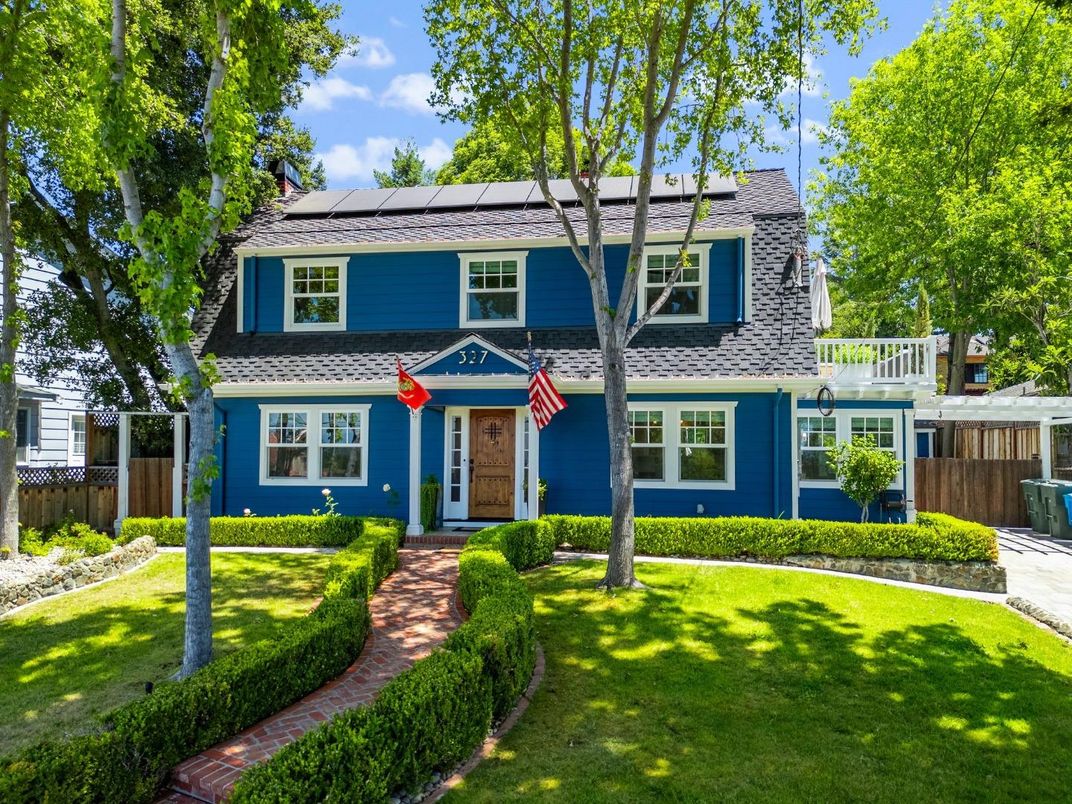 Exterior, Facade, Solar Panels, Queen Anne Victorian