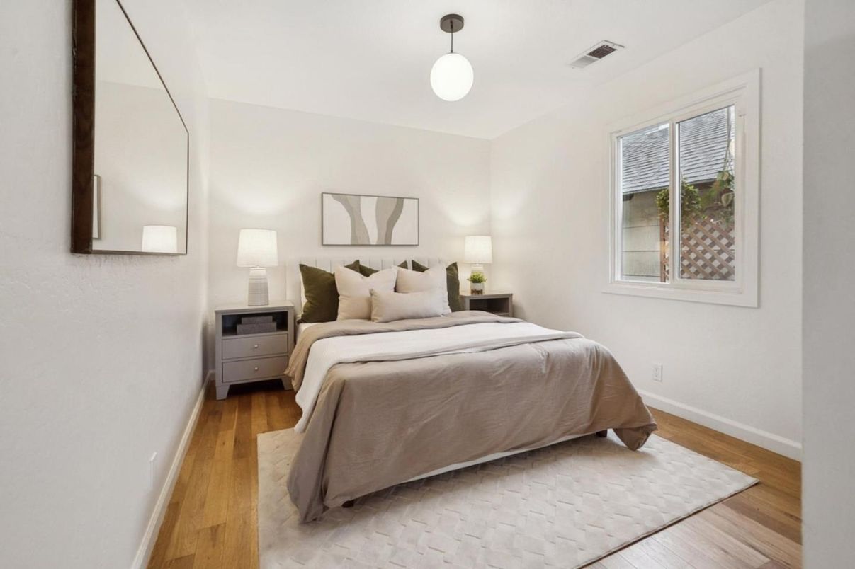 Bedroom, Interior, Pendant Lights, Wood Texture Flooring