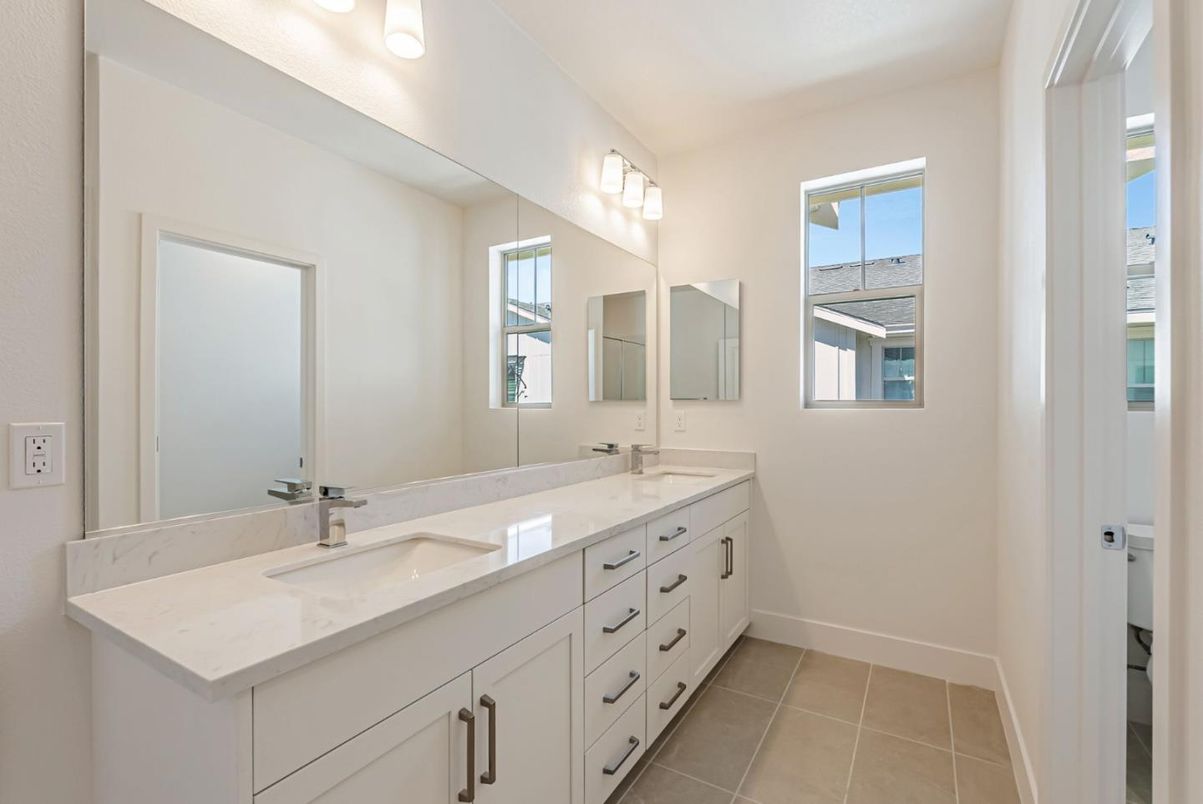 Bathroom, Dual Sink Vanities, Interior