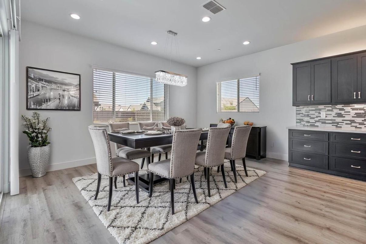 Chandelier, Dining room, Interior, Recessed Lighting, Wood Texture Flooring