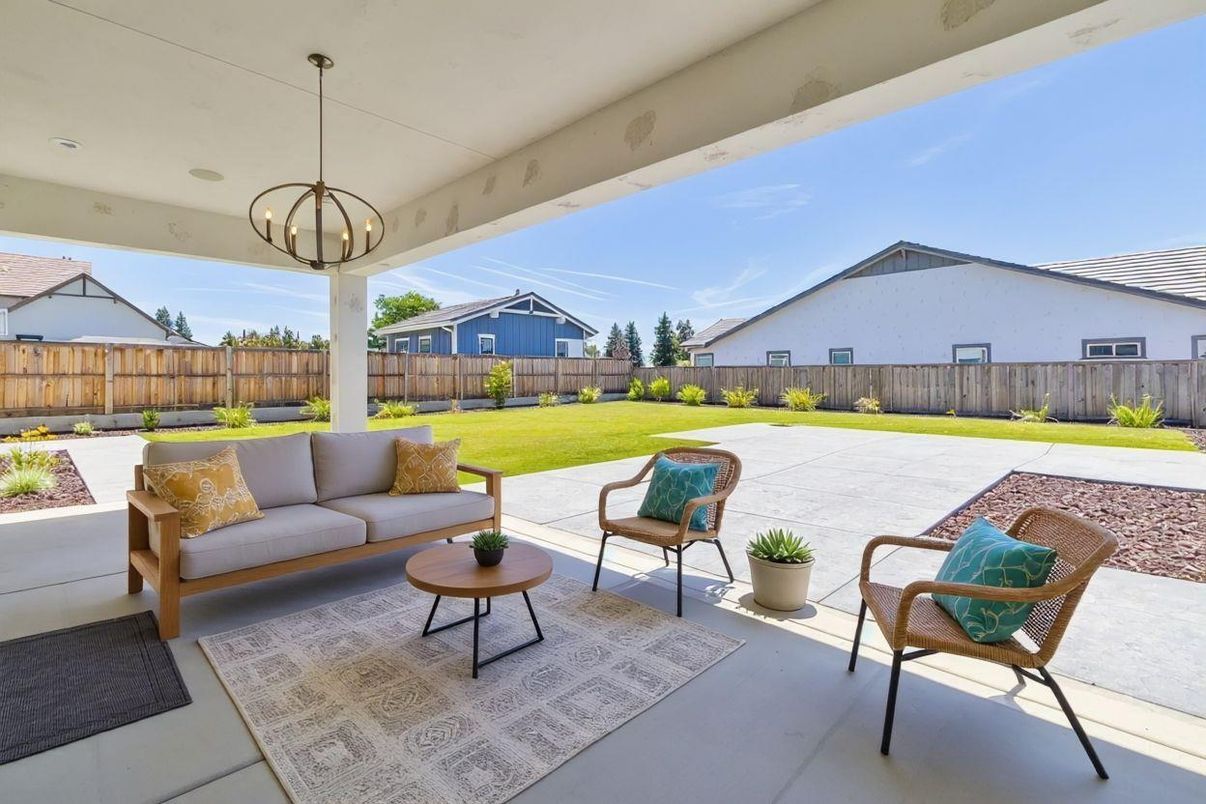 Backyard, Exterior