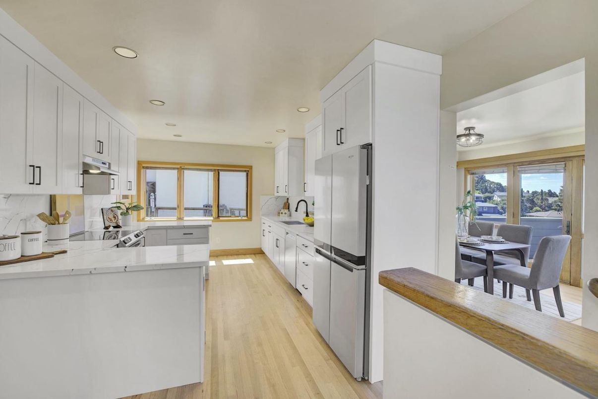 Dining room, Interior, Kitchen, Recessed Lighting, Wood Texture Flooring