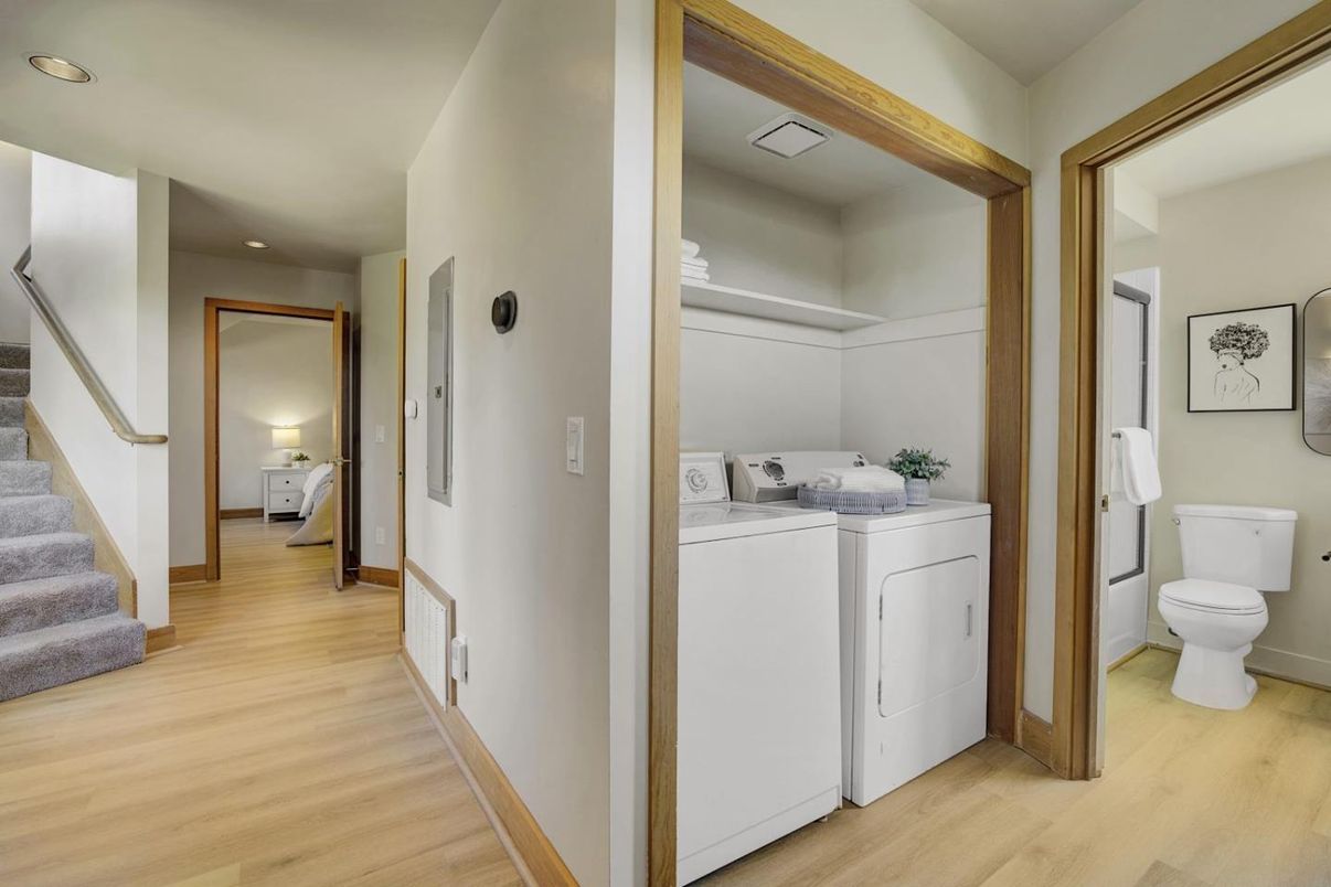 Interior, Washer, Wood Texture Flooring