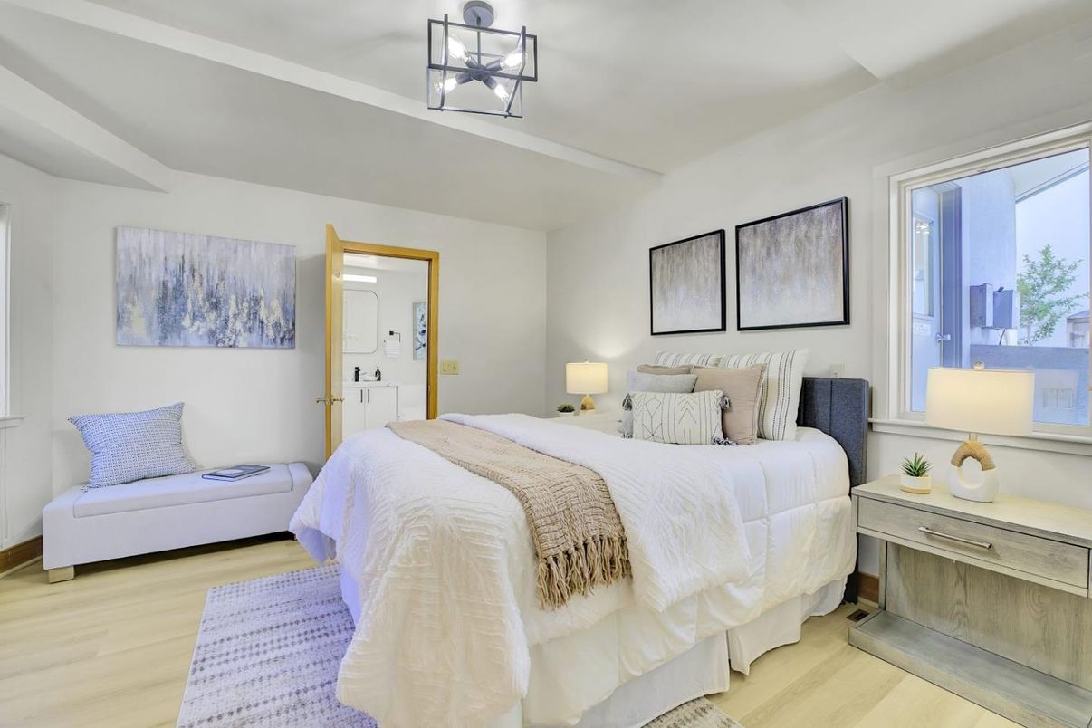 Bedroom, Interior, Pendant Lights, Wood Texture Flooring