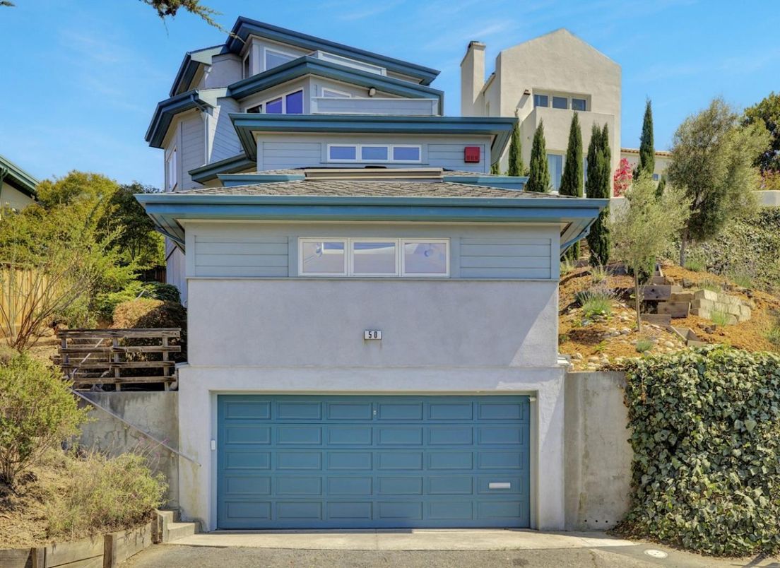 Attached, Exterior, Facade, Modern