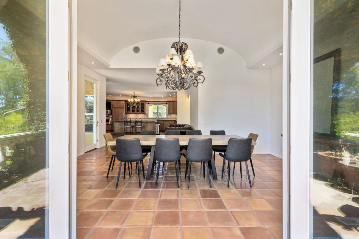Chandelier, Dining room, Interior, Kitchen, Recessed Lighting