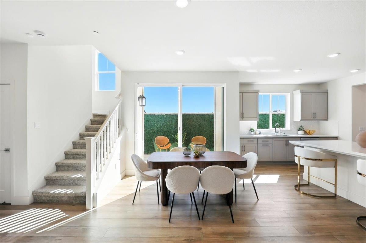 Dining room, Interior, Kitchen, Recessed Lighting, Wood Texture Flooring