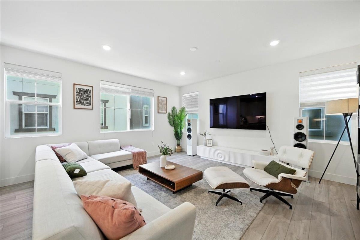 Interior, Living room, Recessed Lighting, Wood Texture Flooring