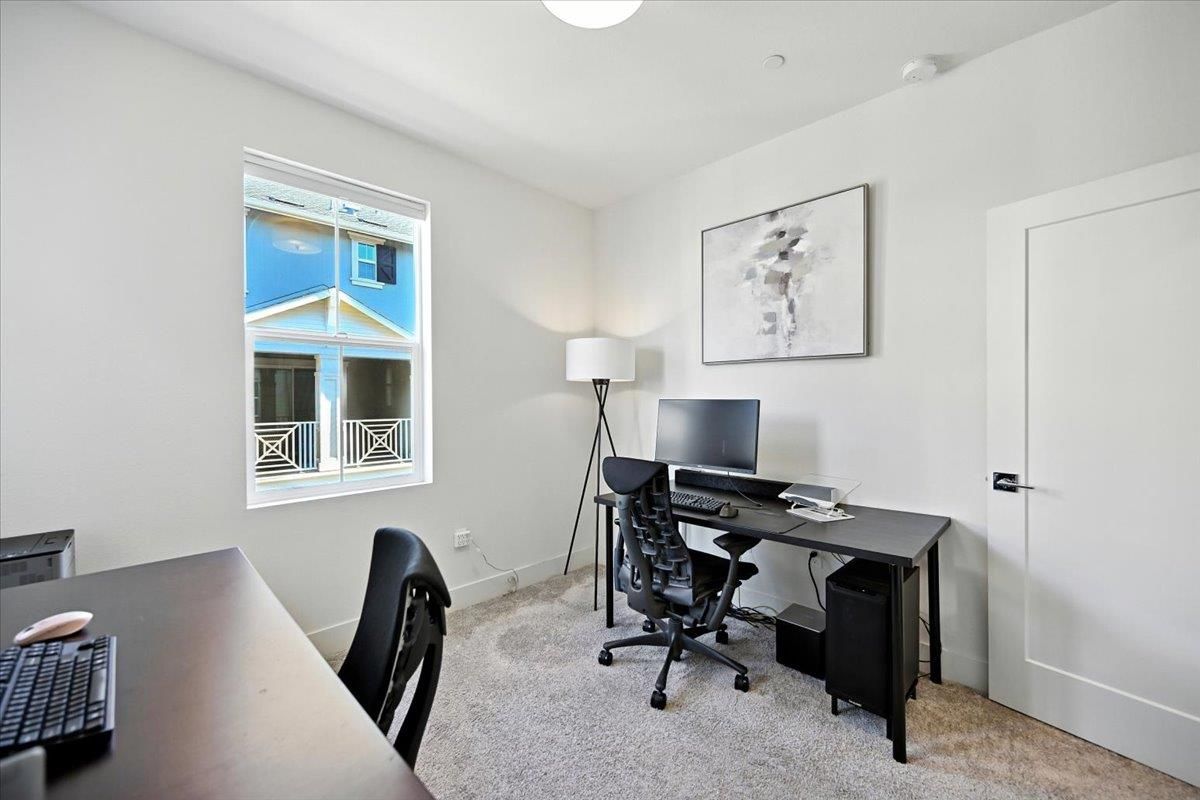 Home Office, Interior