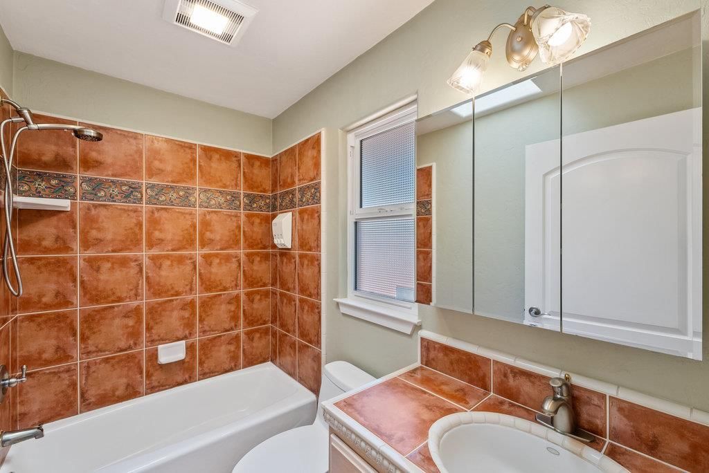Bathroom, Interior, Tile Countertops