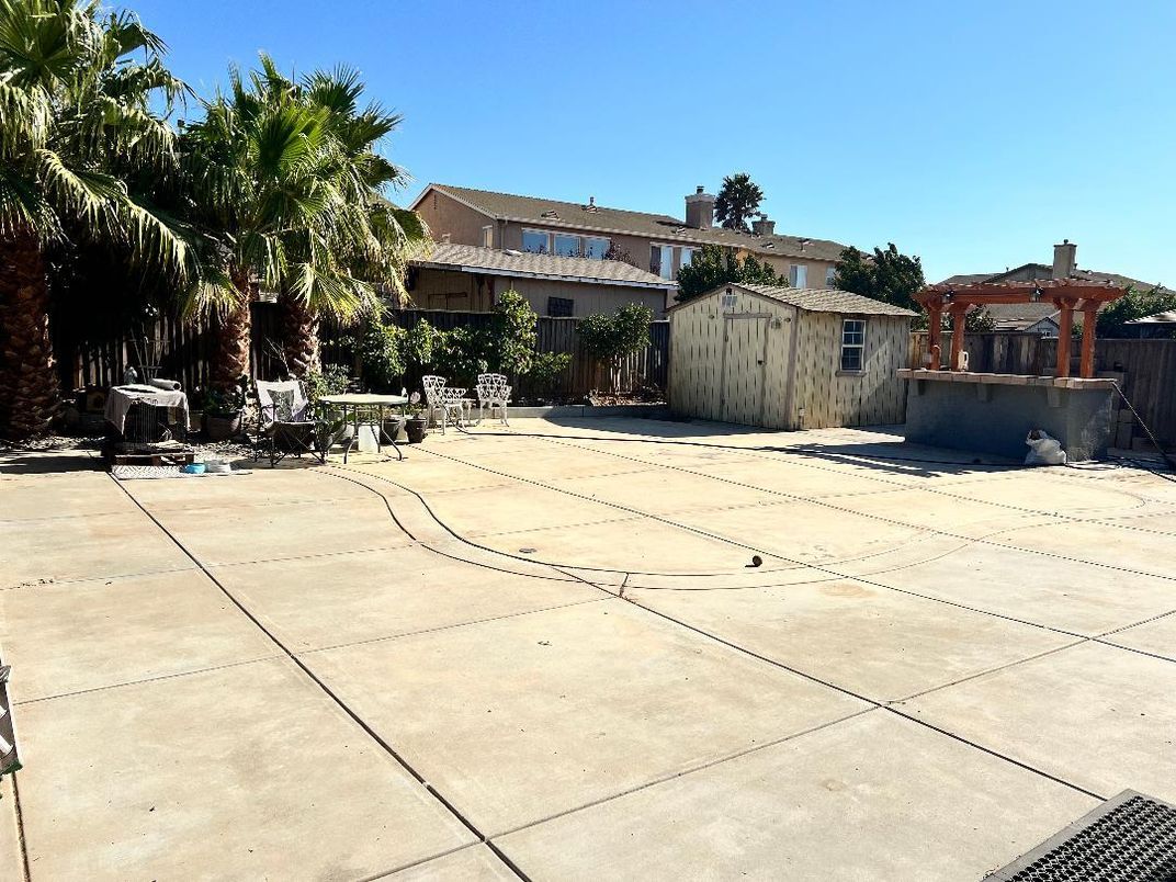 Backyard, Exterior