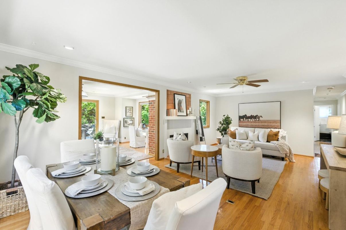 Dining room, Interior, Living room, Recessed Lighting, Wood Texture Flooring