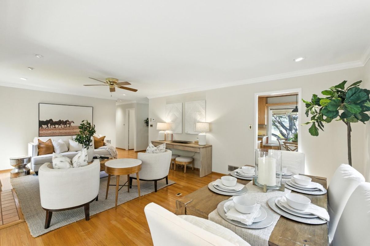 Dining room, Interior, Living room, Piano, Recessed Lighting, Wood Texture Flooring