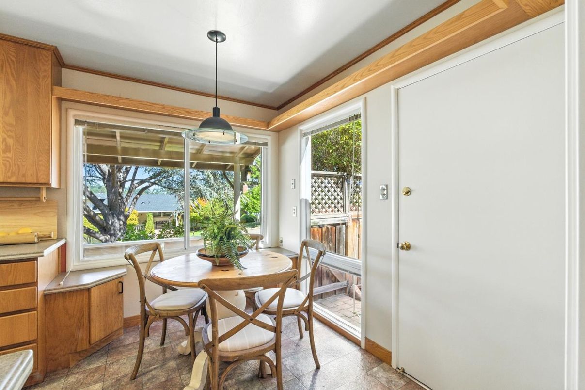 Dining room, Interior, Pendant Lights, Water