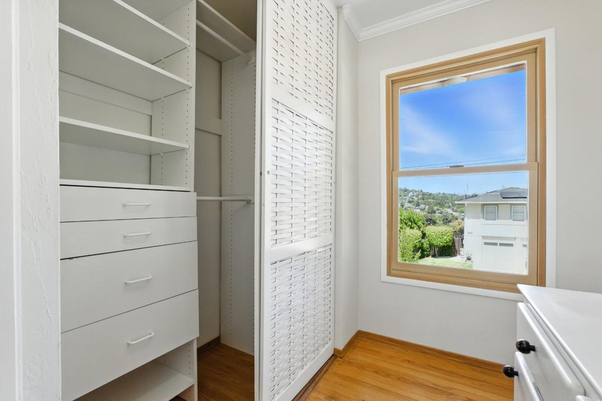 Interior, Walk-in Closets, Wood Texture Flooring