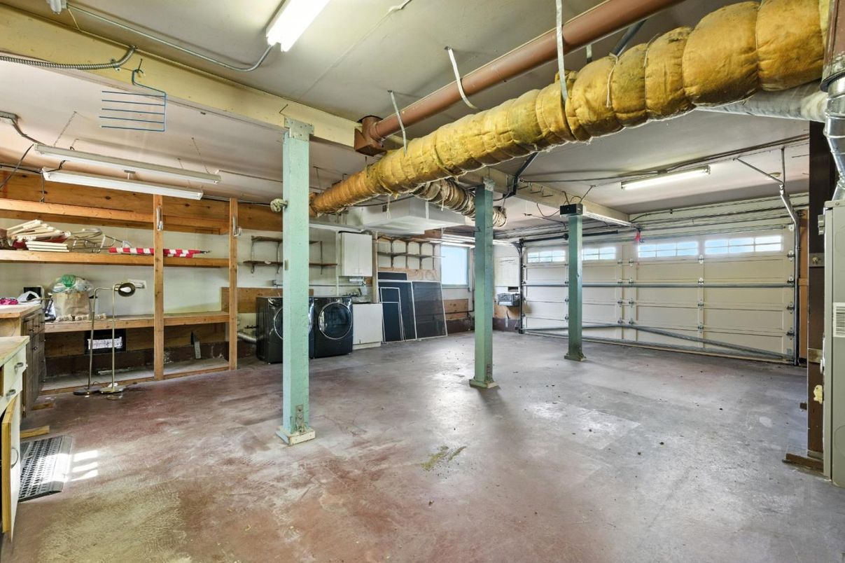 Garage, Interior, Washer