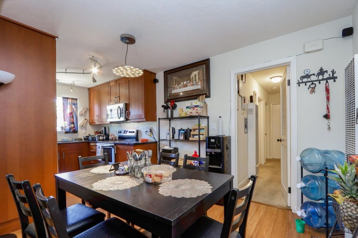 Dining room, Interior, Kitchen, Pendant Lights, Wood Texture Flooring