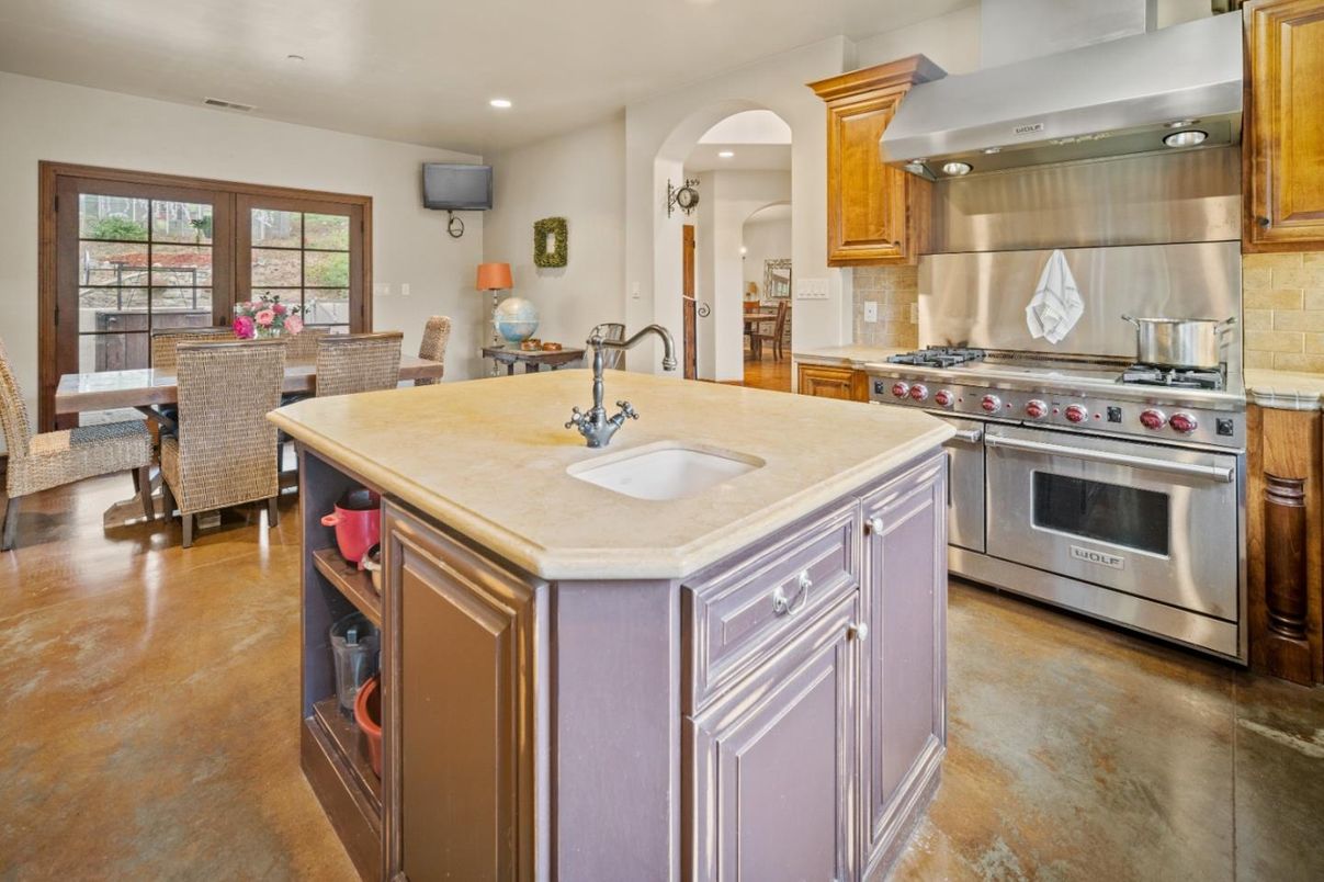 Dining room, Interior, Kitchen, Recessed Lighting, Stainless Steel Appliances