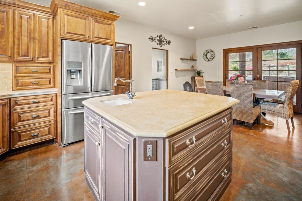Dining room, Interior, Kitchen, Recessed Lighting, Stainless Steel Appliances
