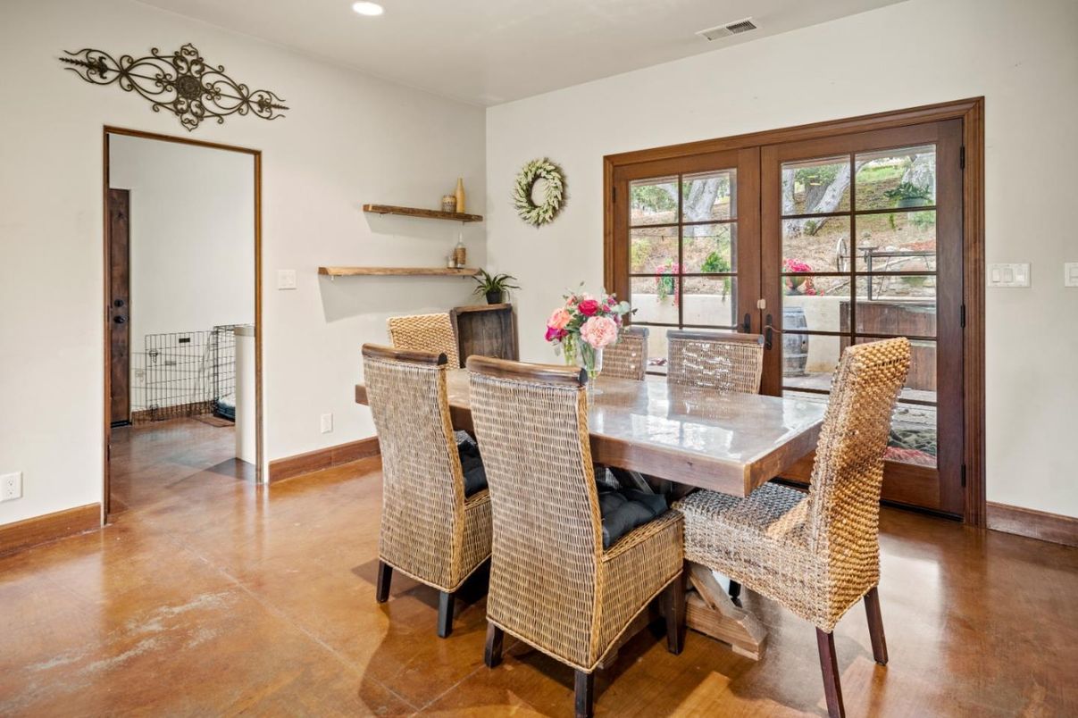 Dining room, Interior, Recessed Lighting
