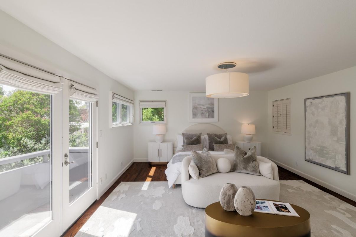 Interior, Living room, Pendant Lights, Wood Texture Flooring