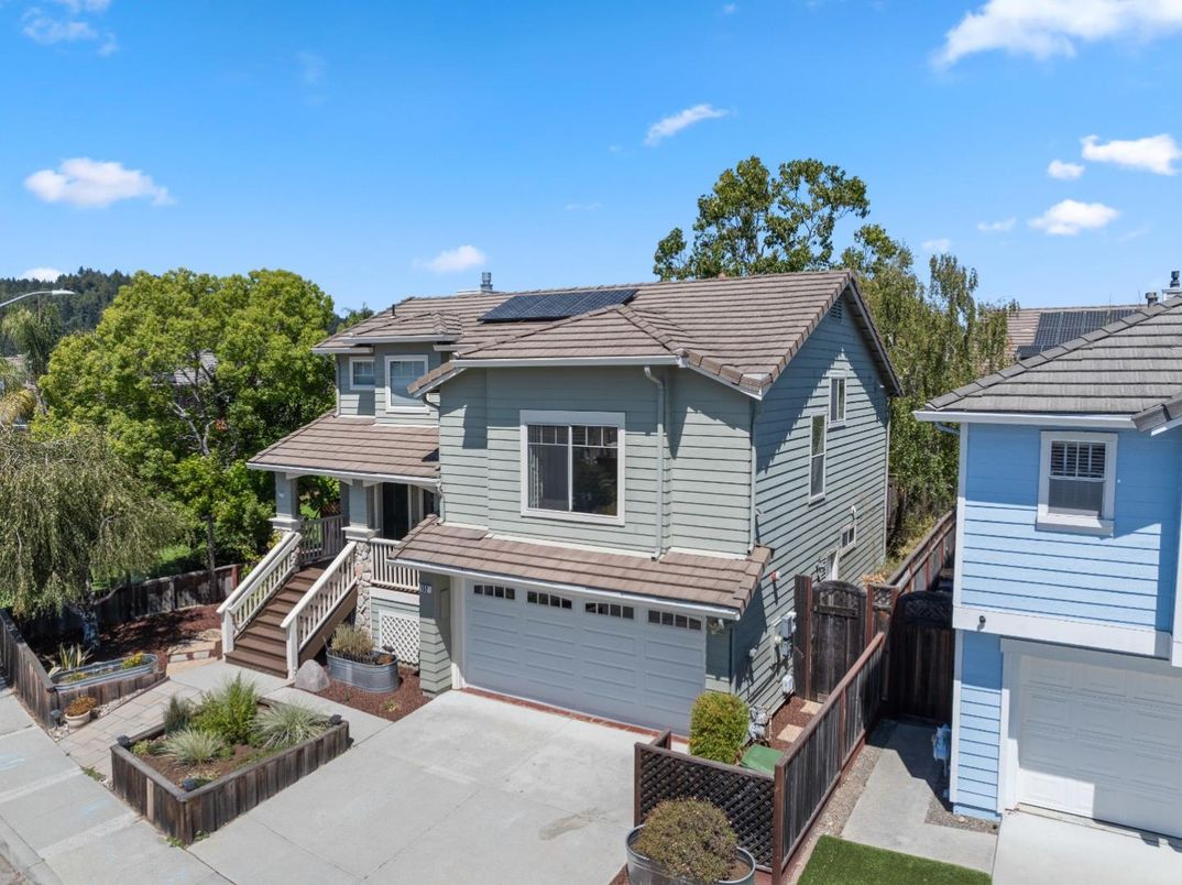 Attached, Exterior, Facade, Solar Panels, Queen Anne Victorian