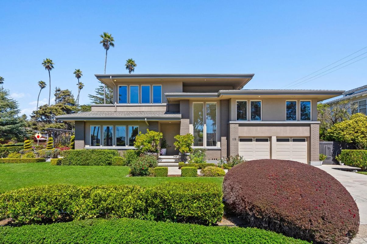 Attached, Exterior, Facade, Raised Ranch