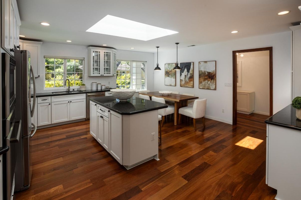 Dining room, Interior, Kitchen, Pendant Lights, Recessed Lighting, Wood Texture Flooring