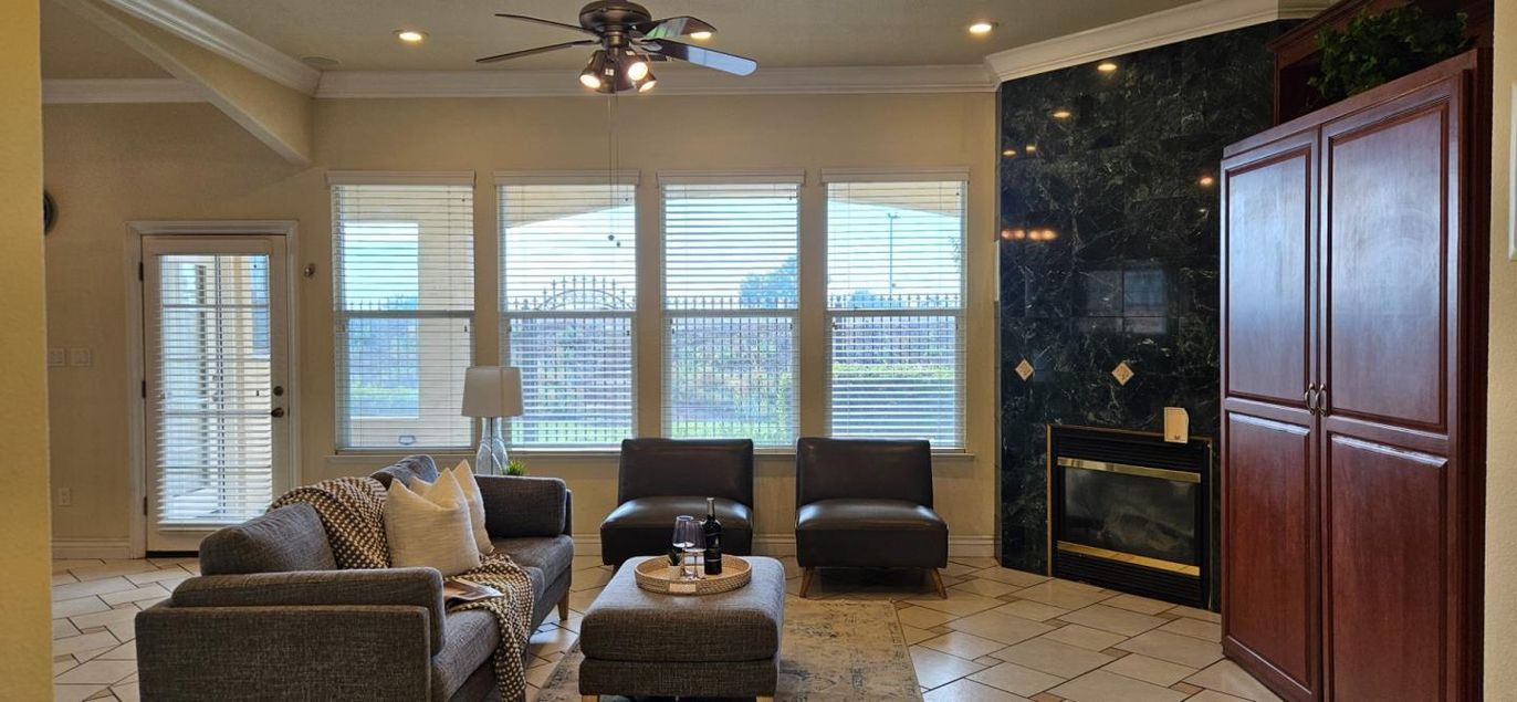 Fireplace, Interior, Living room, Recessed Lighting