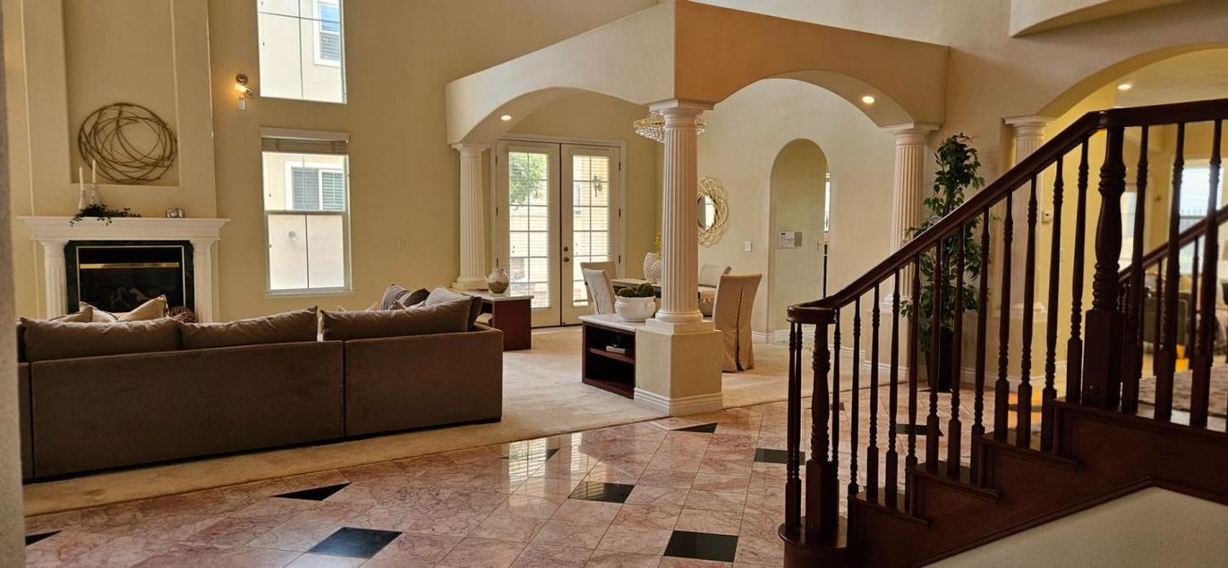 Fireplace, Interior, Living room, Recessed Lighting